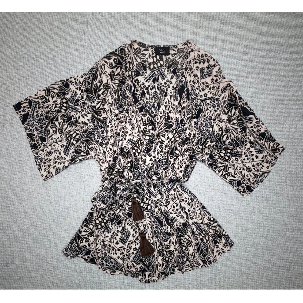 VICI Dolls Paisley Floral Romper Black Cream Tassel Tie Waist Kimono Sleeve Sz M